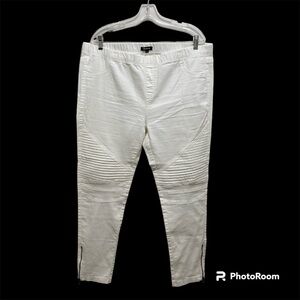 Shinestar Creamy White Moto Stretch Skinny Jeans 3X